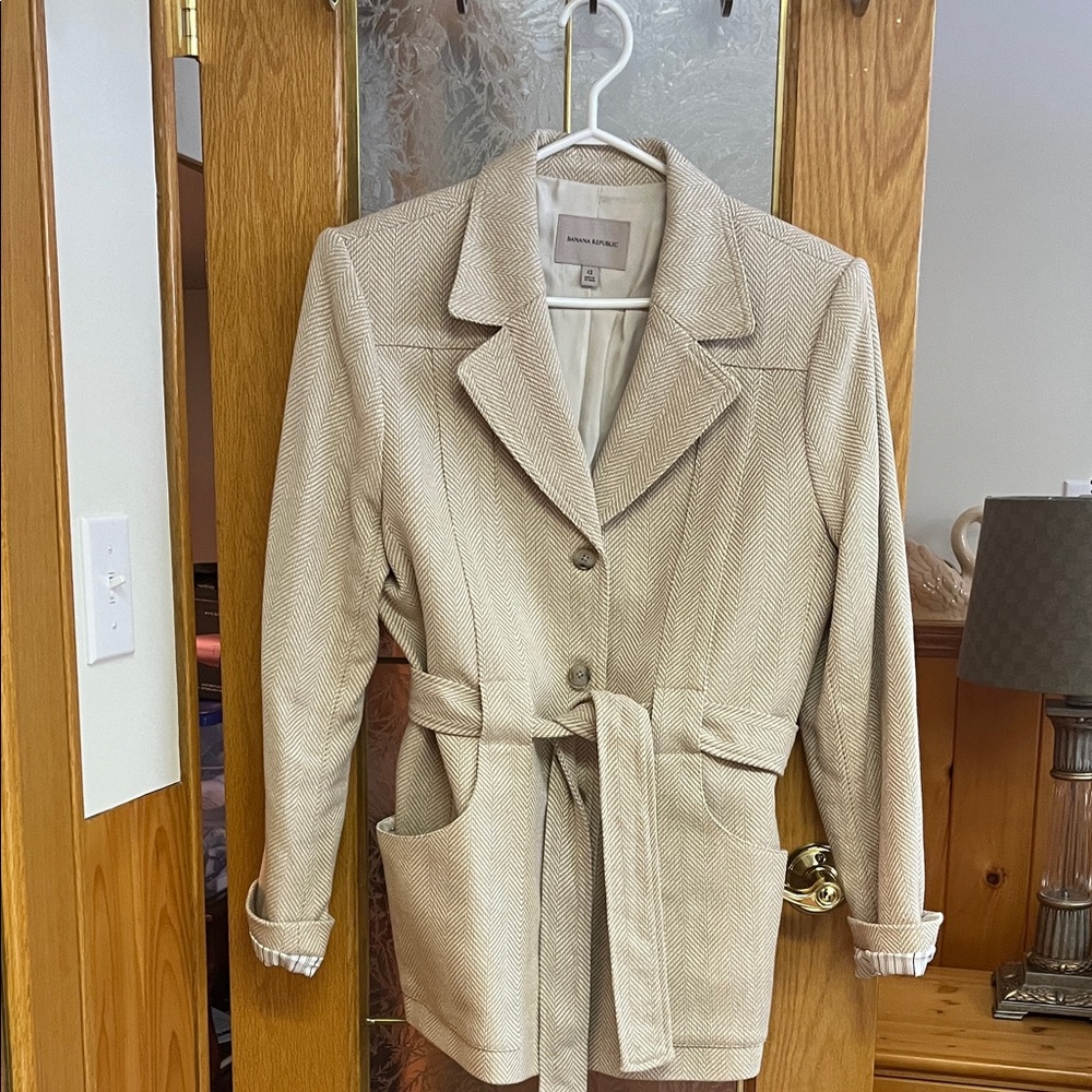 Banana Republic Light Tan Trench Coat